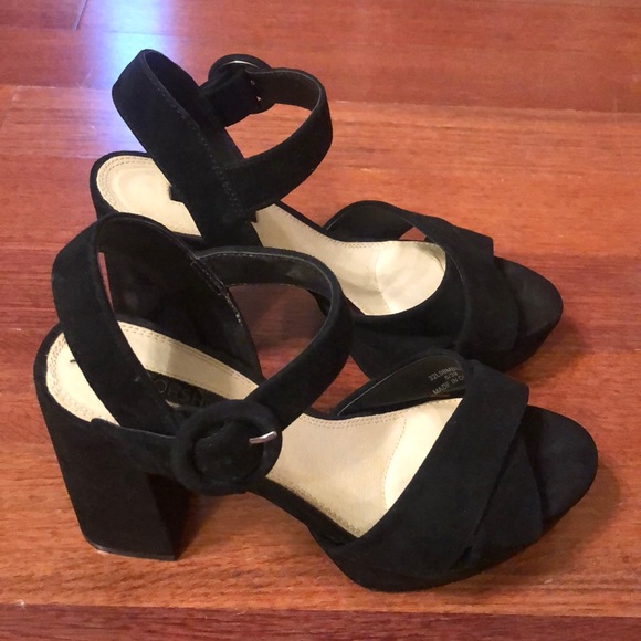 Topshop • Velvet Strappy Heels - Picture 2 of 5
